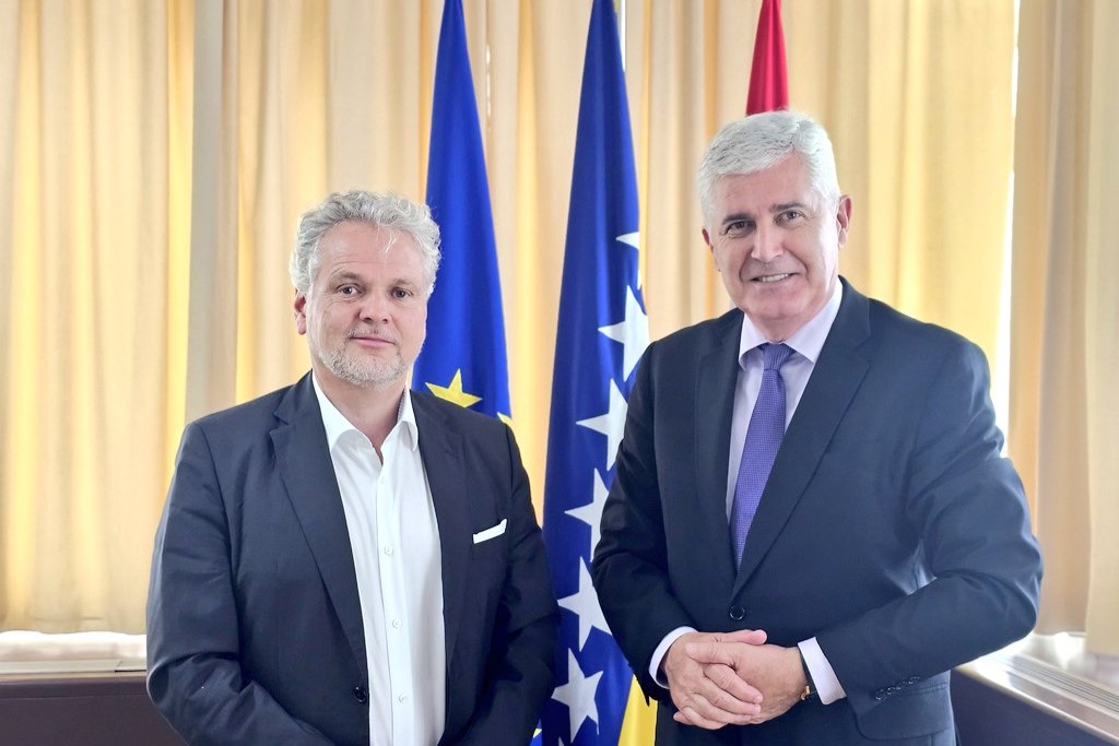 Zamjenik predsjedavajućeg Doma naroda PSBiH dr. Dragan Čović razgovarao sa šefom Delegacije i specijalnim predstavnikom EU u Bosni i Hercegovini
